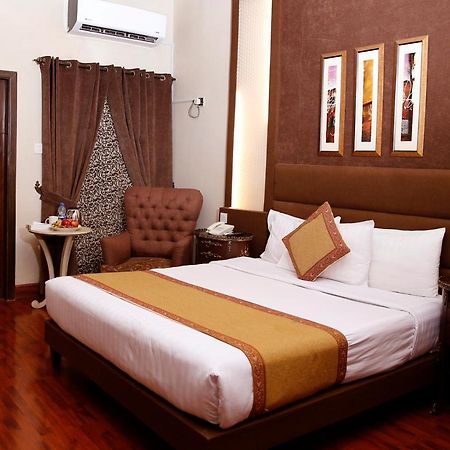 Ambassador Suites & Hotel 伊斯兰堡 外观 照片