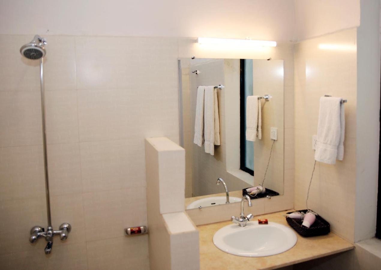 Ambassador Suites & Hotel 伊斯兰堡 外观 照片