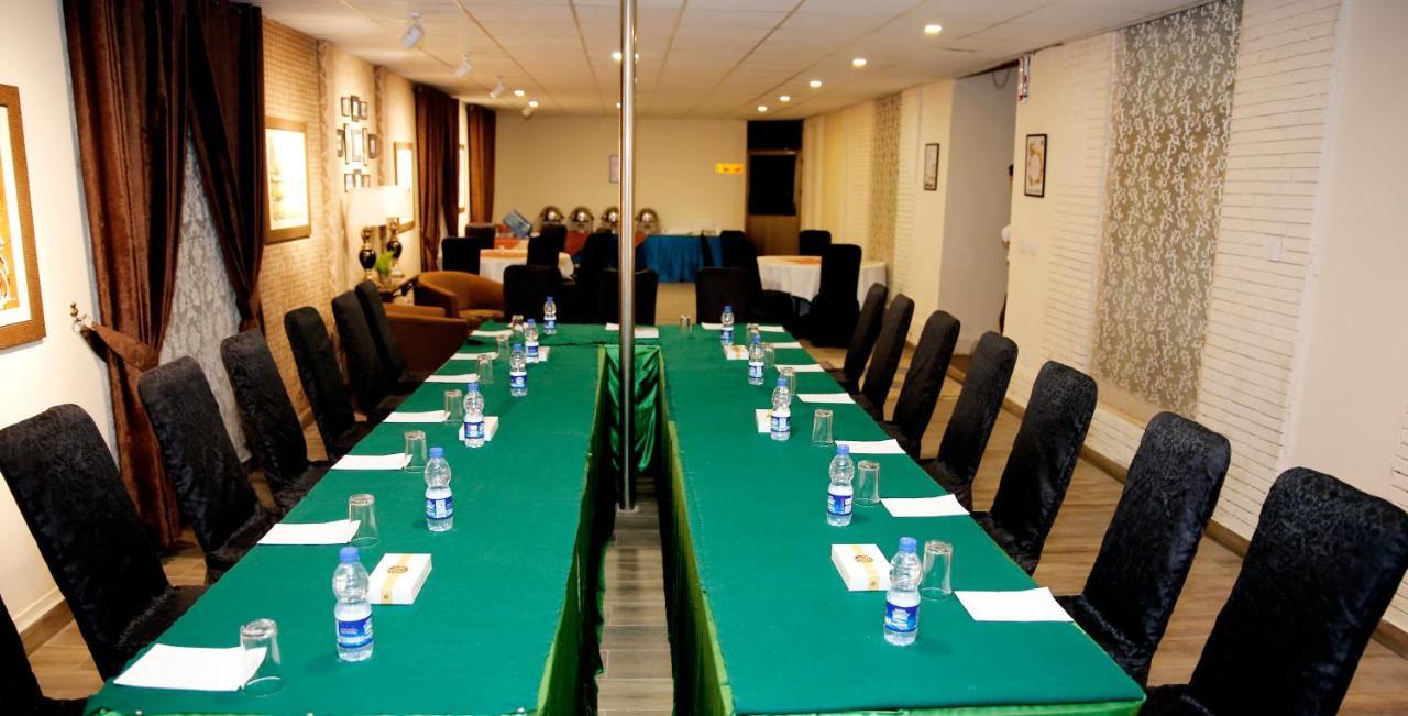 Ambassador Suites & Hotel 伊斯兰堡 外观 照片